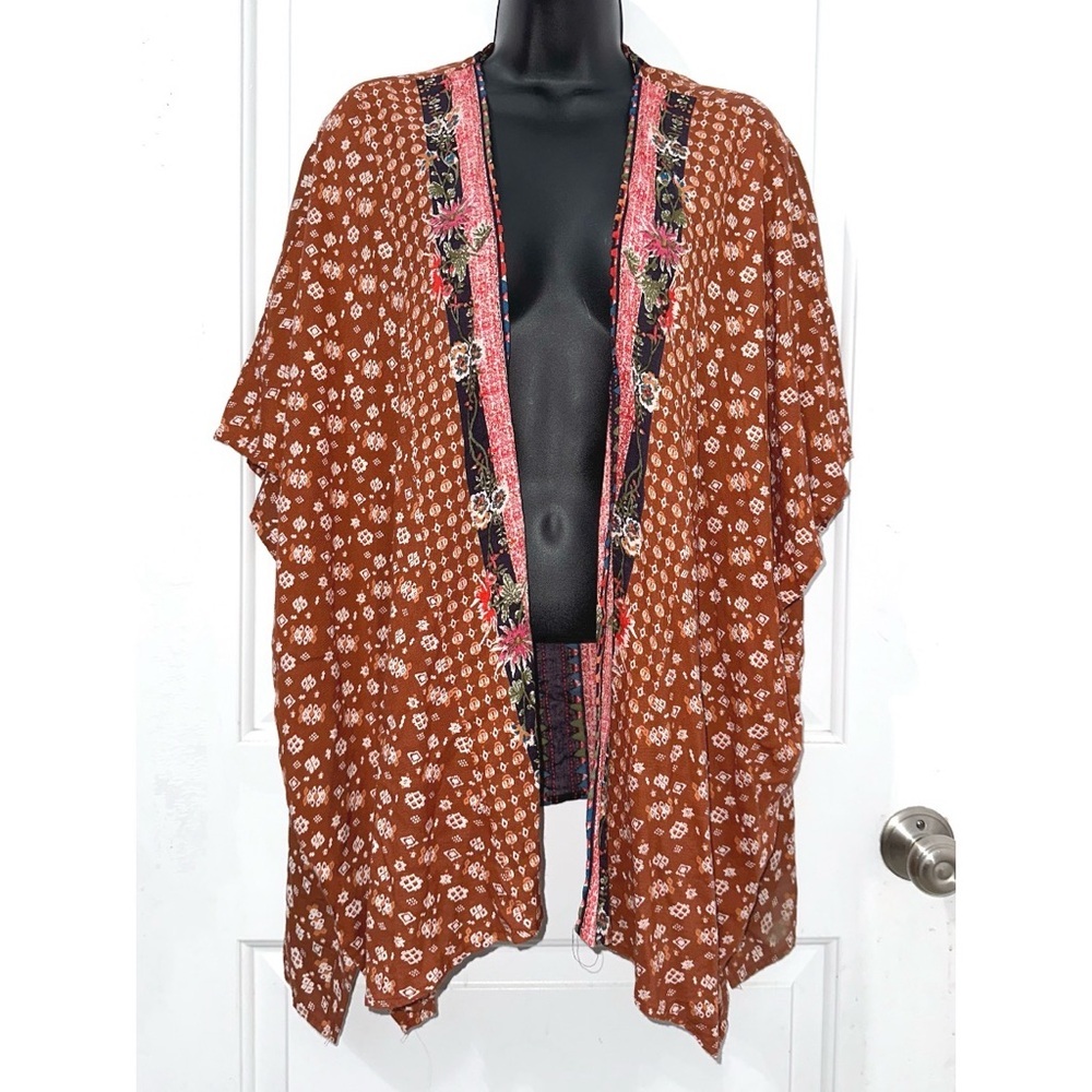 Angie Rust Colored floral print kimono shawl